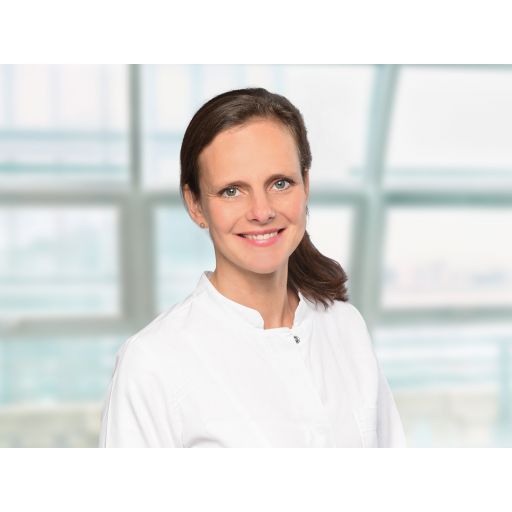 Dr. Nina Hansen-Rosenblatt
