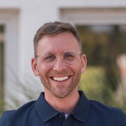 Doctor-medic Dominic Keller