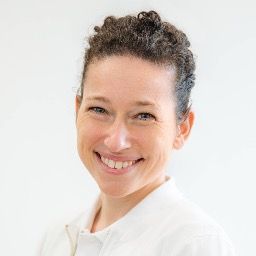Dr. med.  Mona Wacker